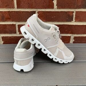 On Running Cloud 5 Sneakers